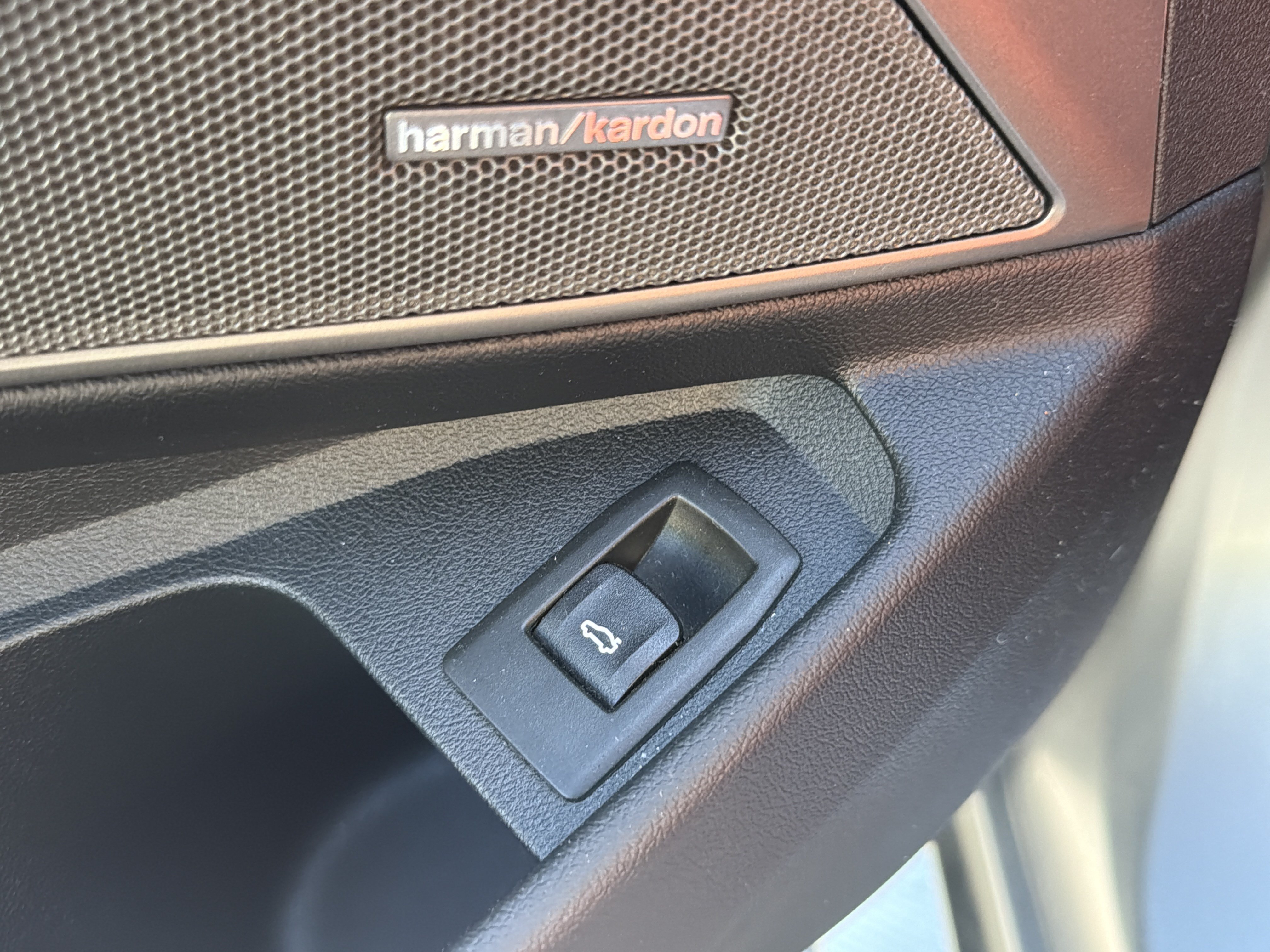 Used 2024 BMW M3 w/ M Carbon Exterior Package RWD image 60