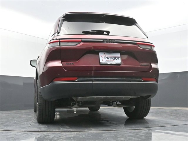 Used 2025 Jeep Grand Cherokee Limited w/ Luxury Tech Group II image 40