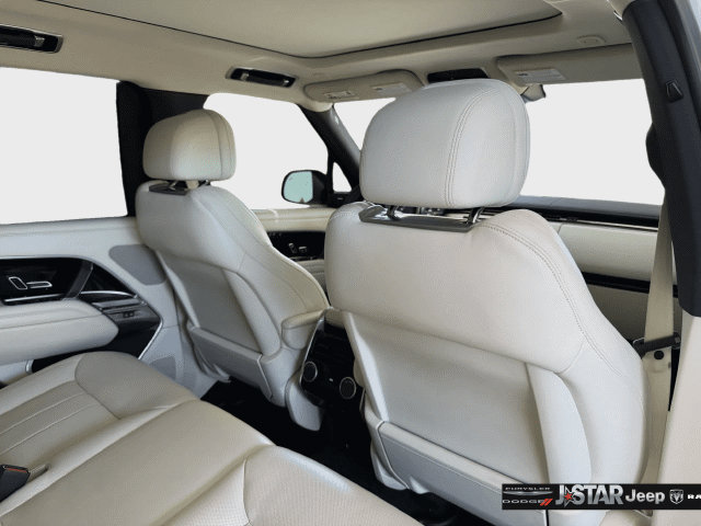 Used 2025 Land Rover Range Rover SE AWD/4WD image 31