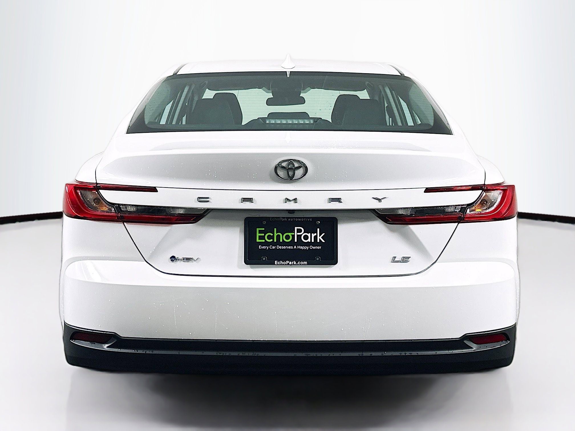 Used 2025 Toyota Camry LE image 7