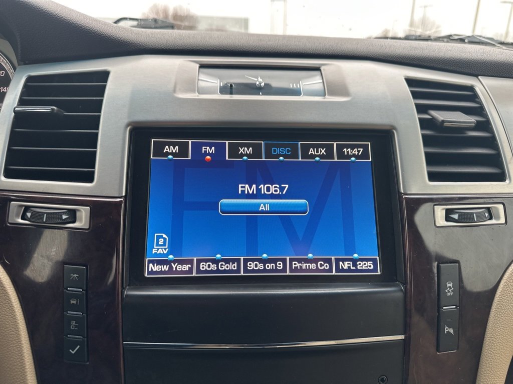 Used 2012 Cadillac Escalade Premium image 3