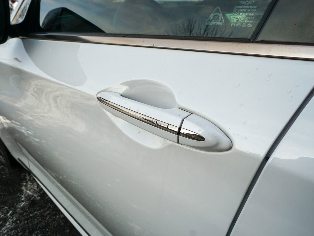 Used 2018 Genesis G80 3.3T Sport image 8