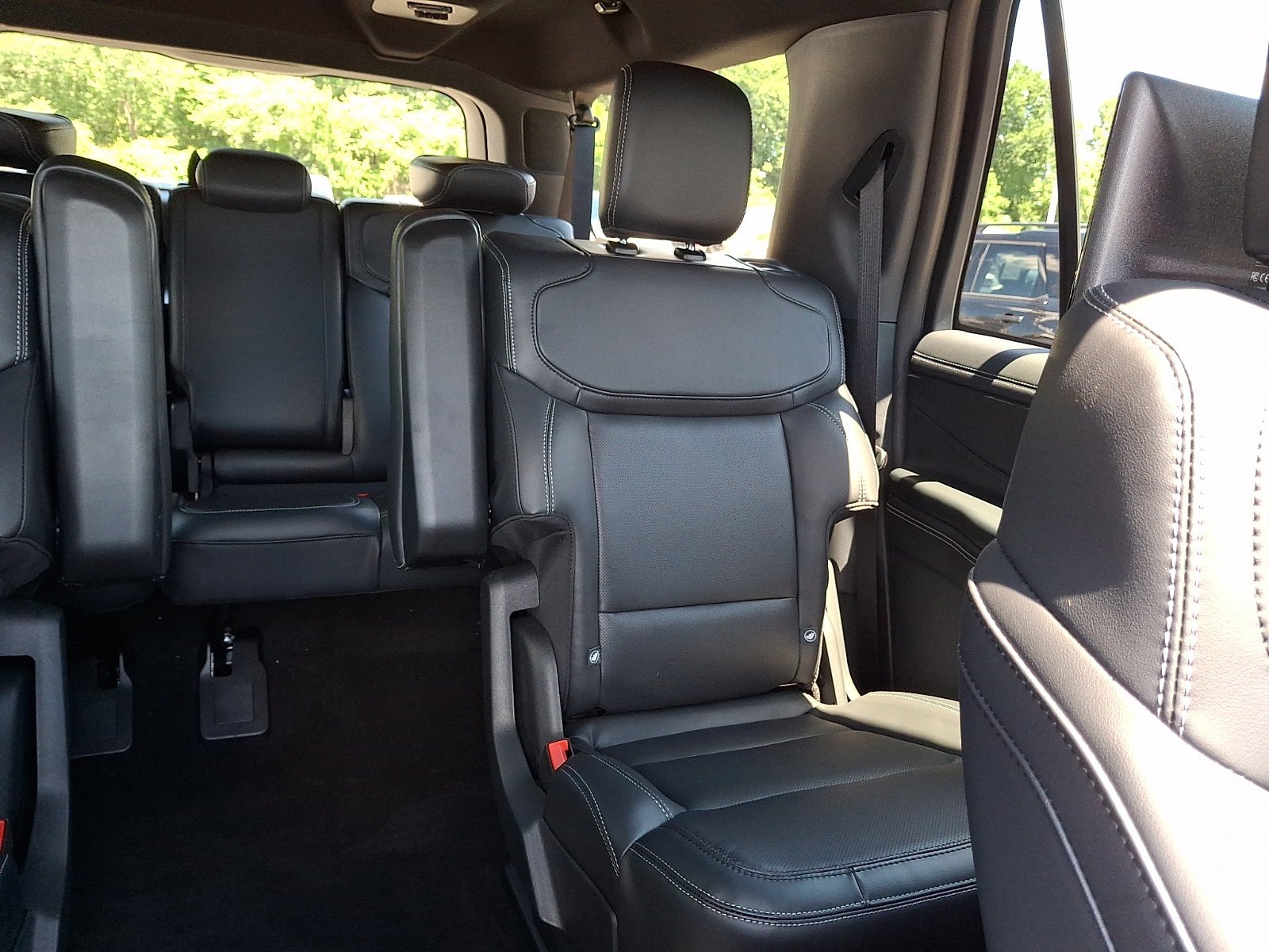 New 2026 Ford Expedition Max Platinum w/ Stealth Performance Package AWD/4WD image 12