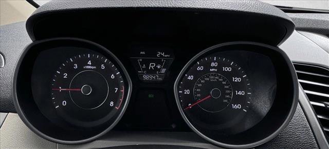 Used 2016 Hyundai Elantra SE w/ Option Group 02 FWD image 12