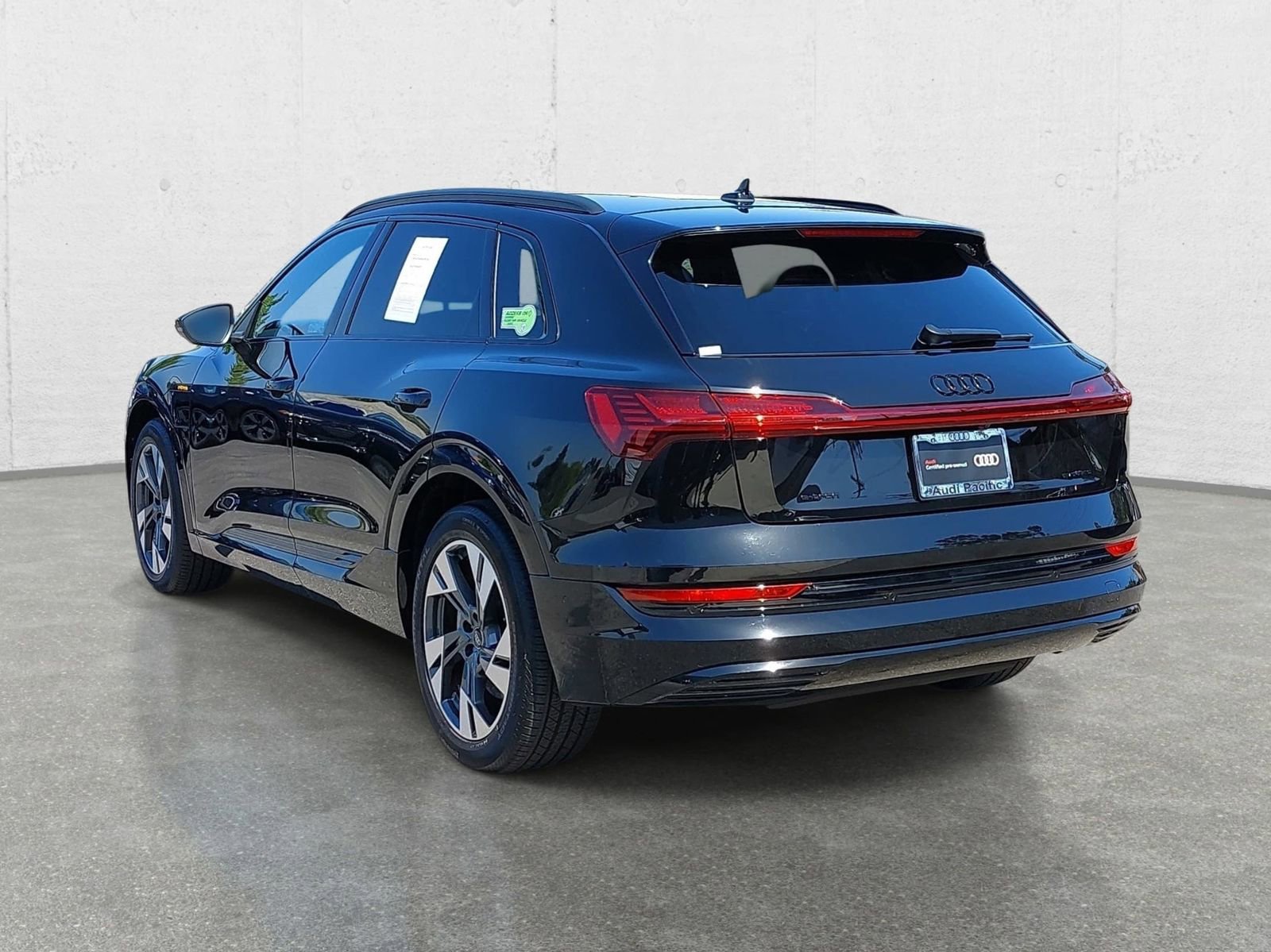 Used 2023 Audi e-tron Premium w/ Convenience Plus Package AWD/4WD image 7