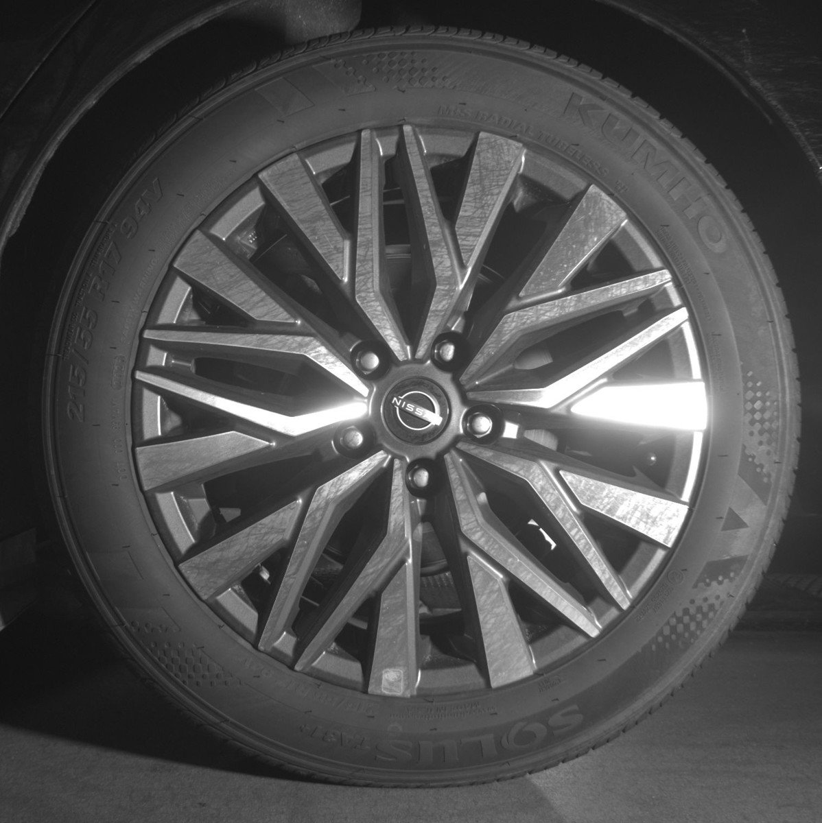 Used 2025 Nissan Altima 2.5 SV FWD image 14
