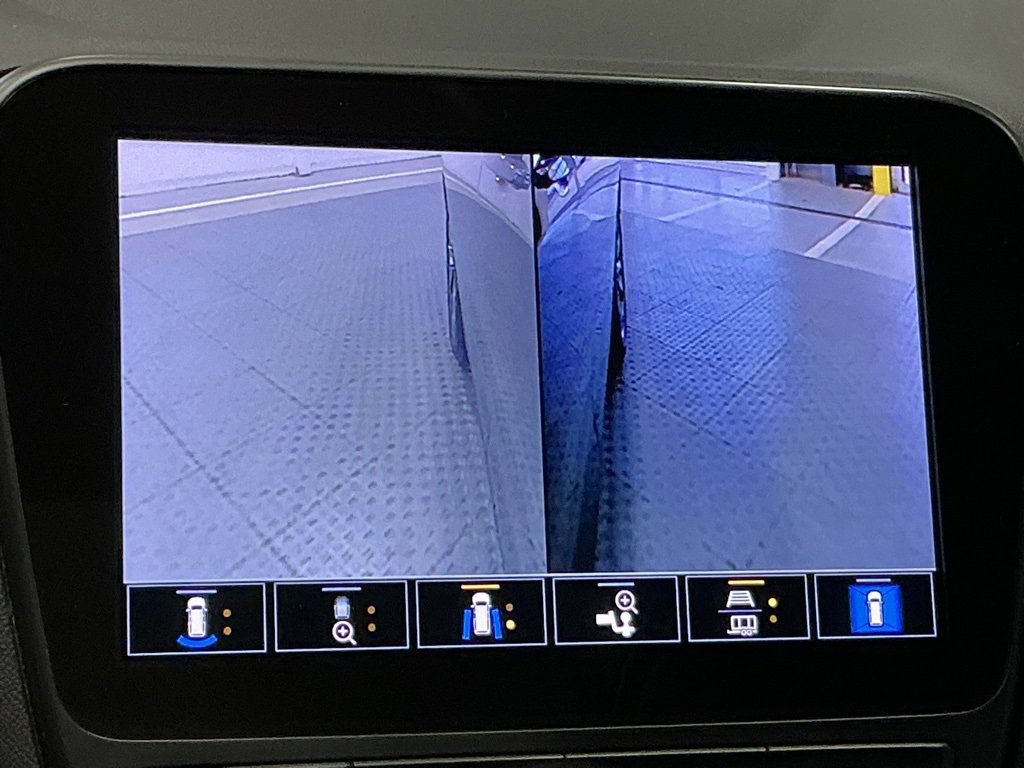 Used 2022 Chevrolet Equinox RS w/ RS Leather Package image 9