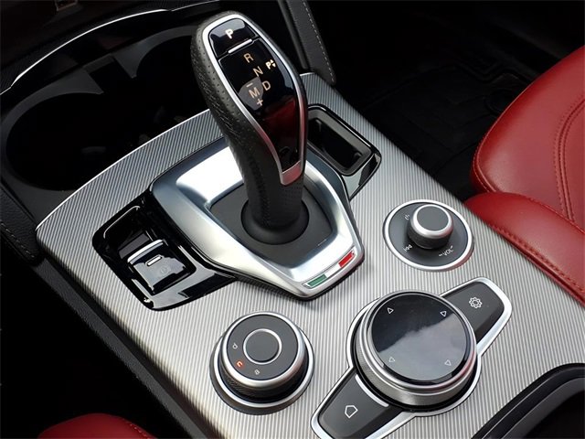 Used 2024 Alfa Romeo Stelvio Veloce image 11