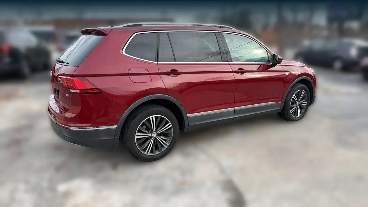Used 2018 Volkswagen Tiguan SEL FWD image 15
