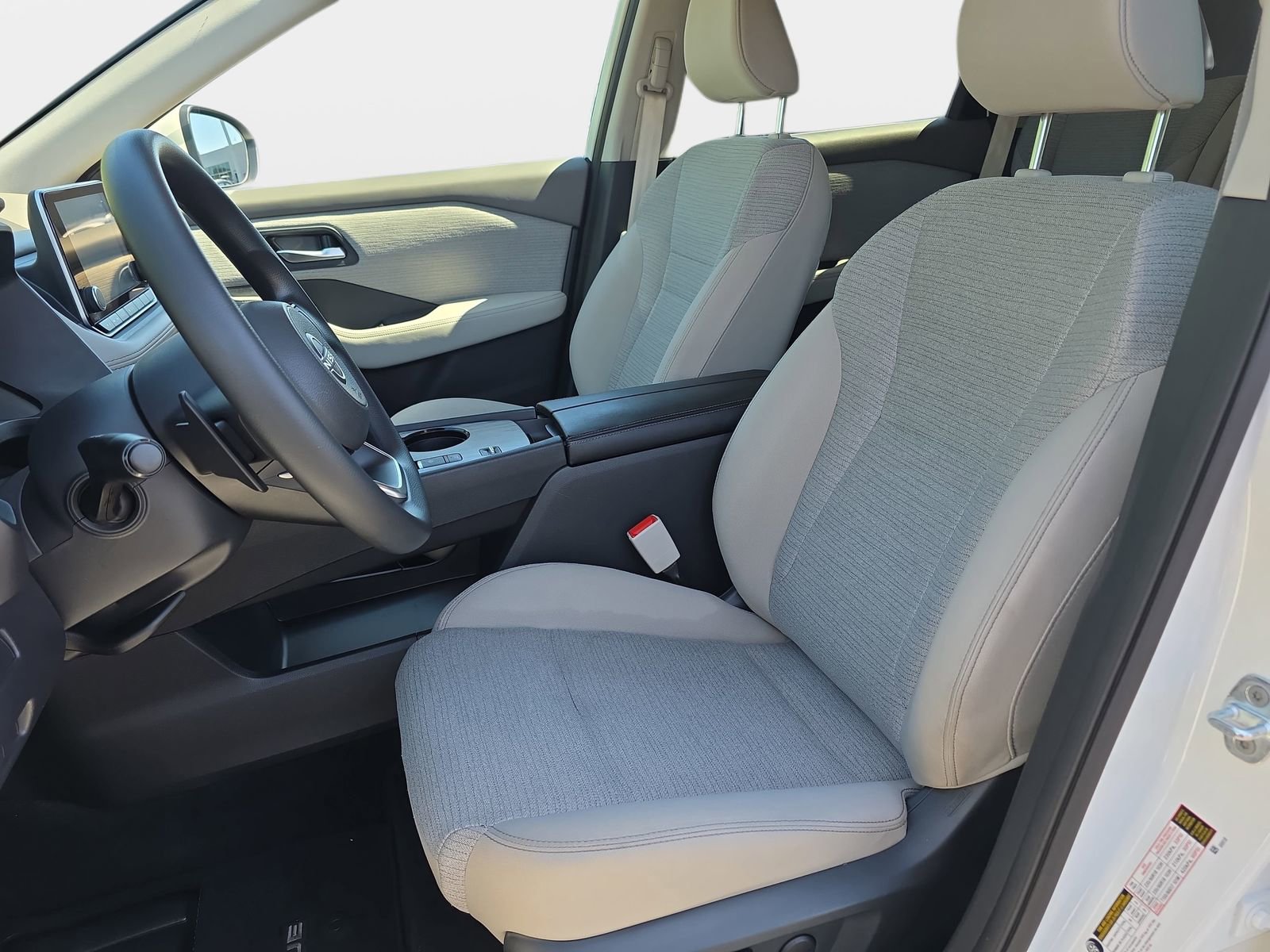 Used 2023 Nissan Rogue SV FWD image 14