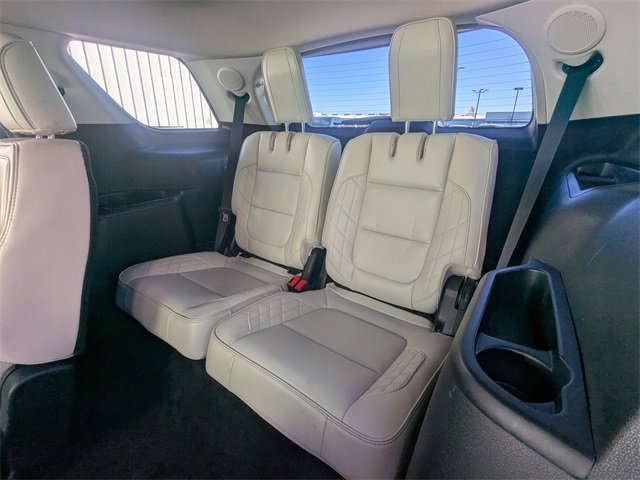 Used 2017 Ford Explorer Platinum image 15