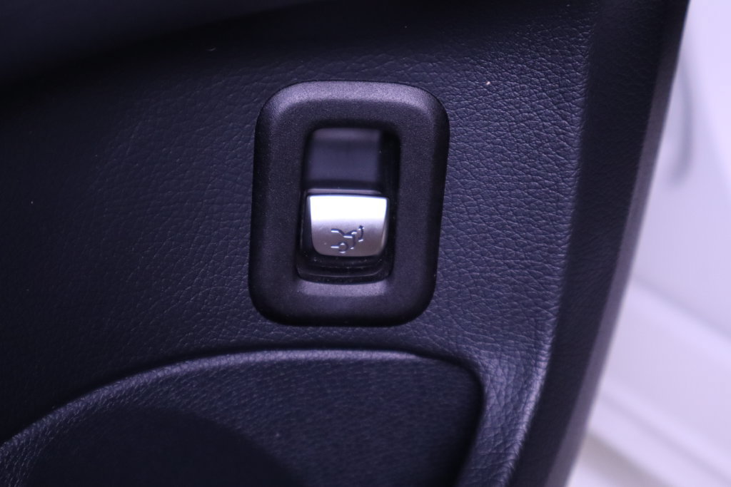 Used 2019 Mercedes-Benz C 300 Sedan image 43
