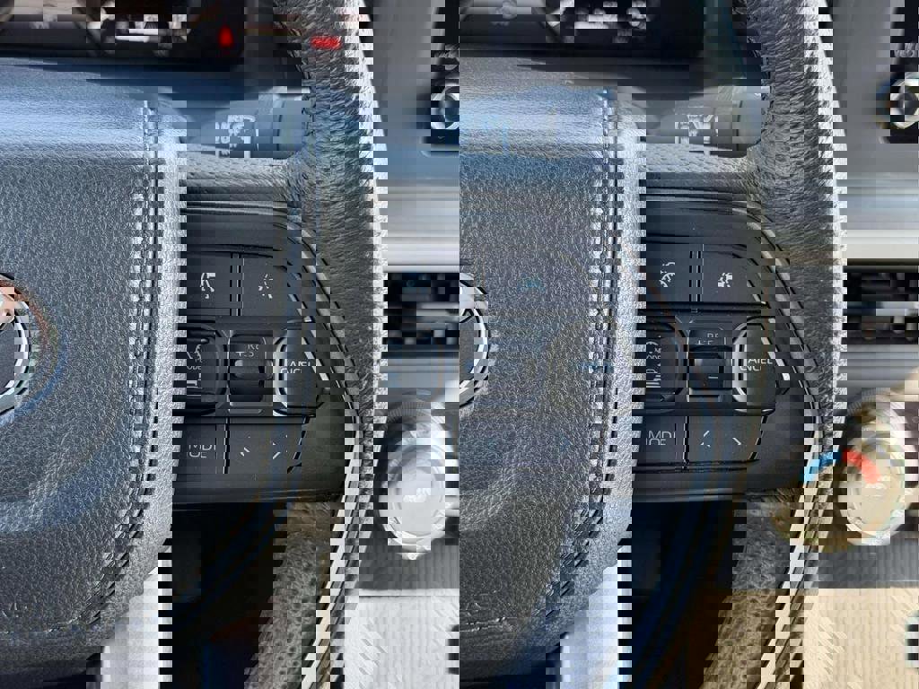 Used 2025 Toyota Tacoma TRD Off-Road image 9