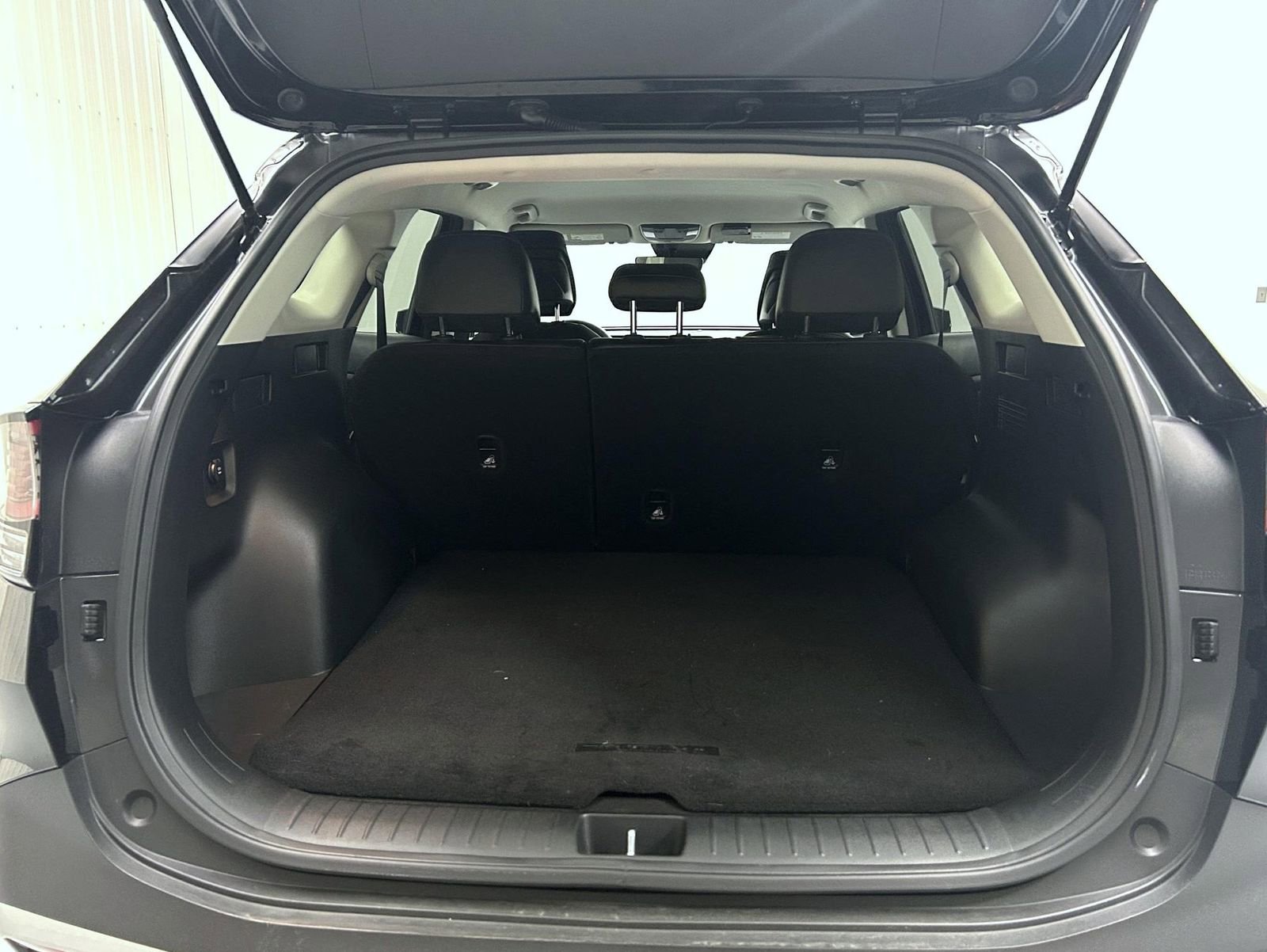 Used 2025 Kia Sportage EX image 21