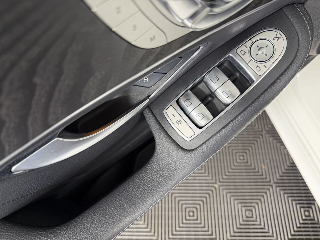 Used 2015 Mercedes-Benz C 300 4MATIC Sedan image 39