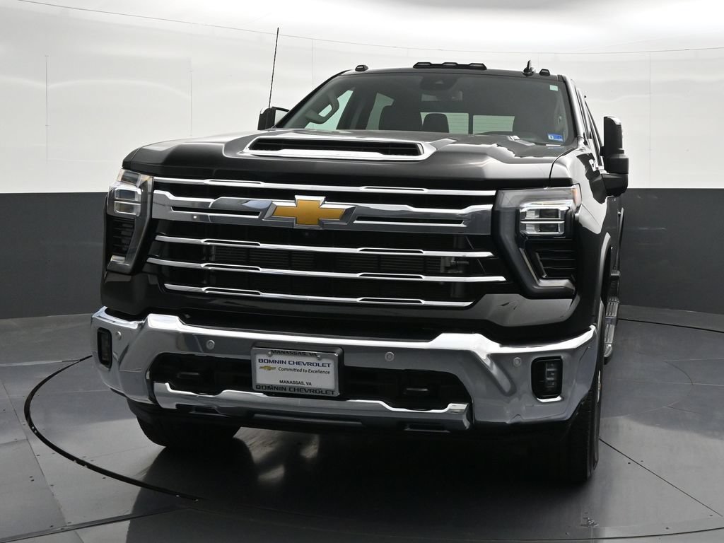 Used 2024 Chevrolet Silverado 2500 LTZ w/ LTZ Convenience Package AWD/4WD image 8