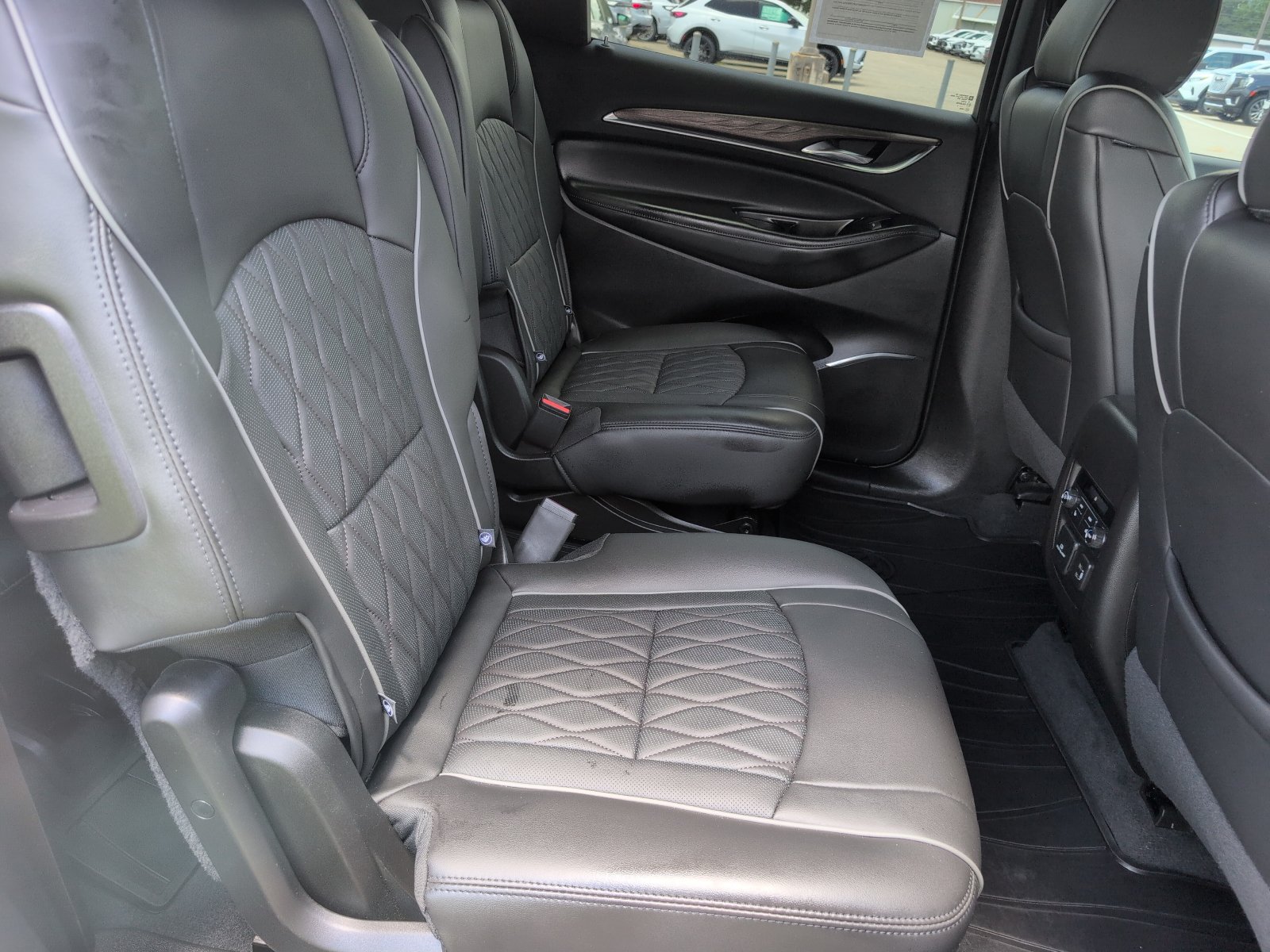 Used 2023 Buick Enclave Avenir w/ Trailering Package, 5000 lbs. FWD image 16