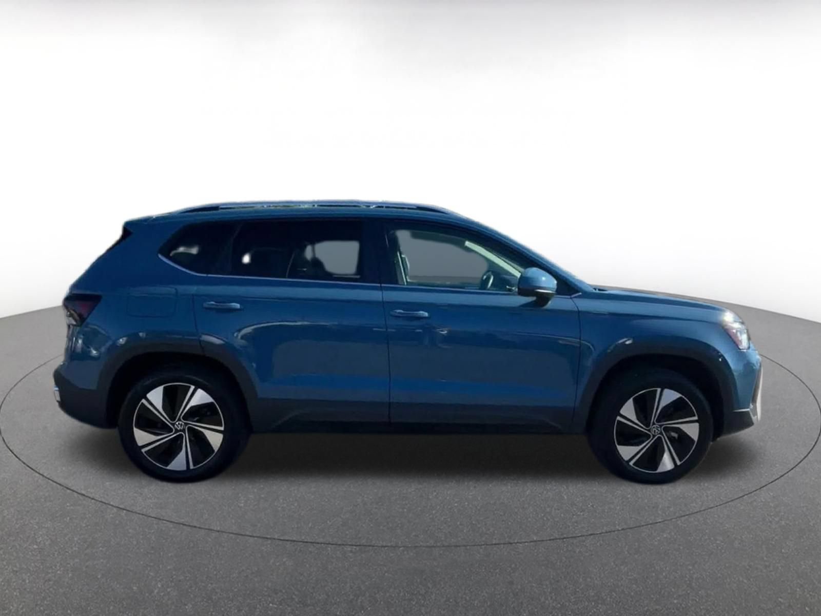 Used 2026 Volkswagen Taos SE AWD/4WD image 13