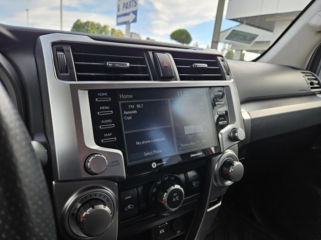 Used 2022 Toyota 4Runner SR5 AWD/4WD image 25