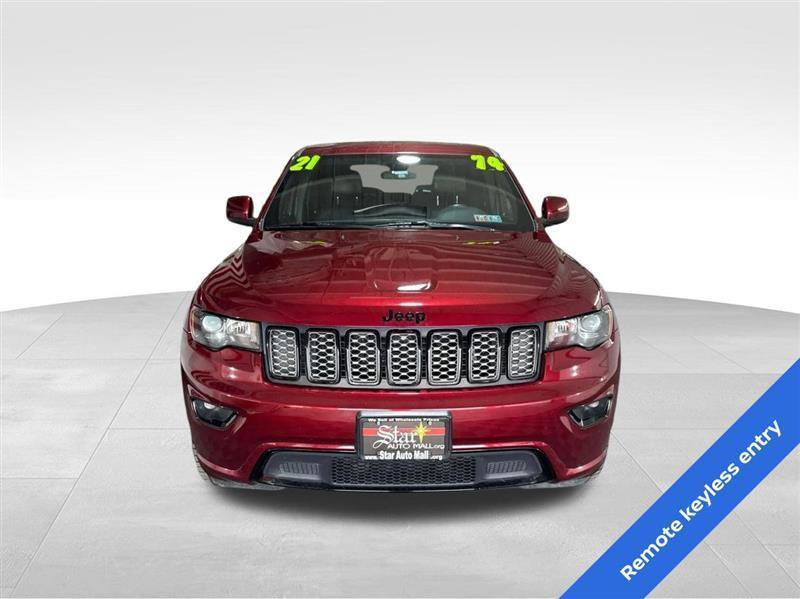 Used 2021 Jeep Grand Cherokee Laredo X AWD/4WD image 2