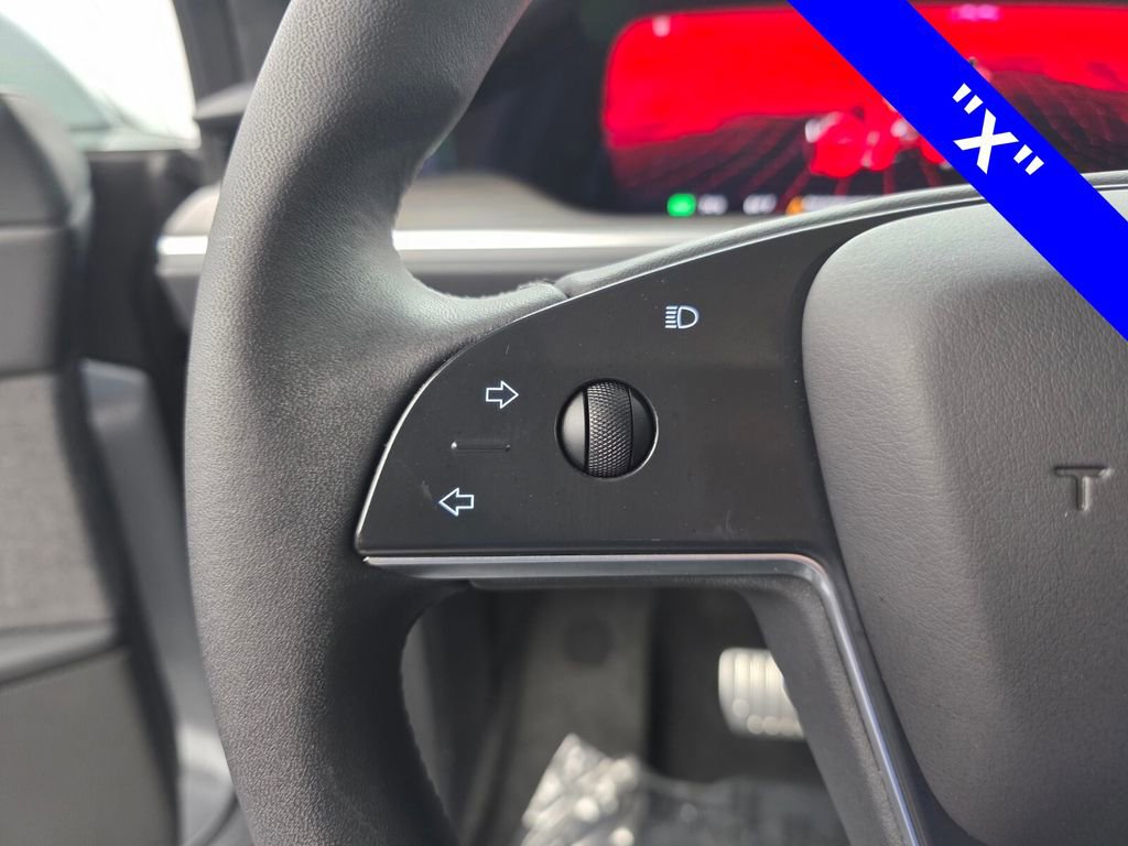 Used 2024 Tesla Model X image 19