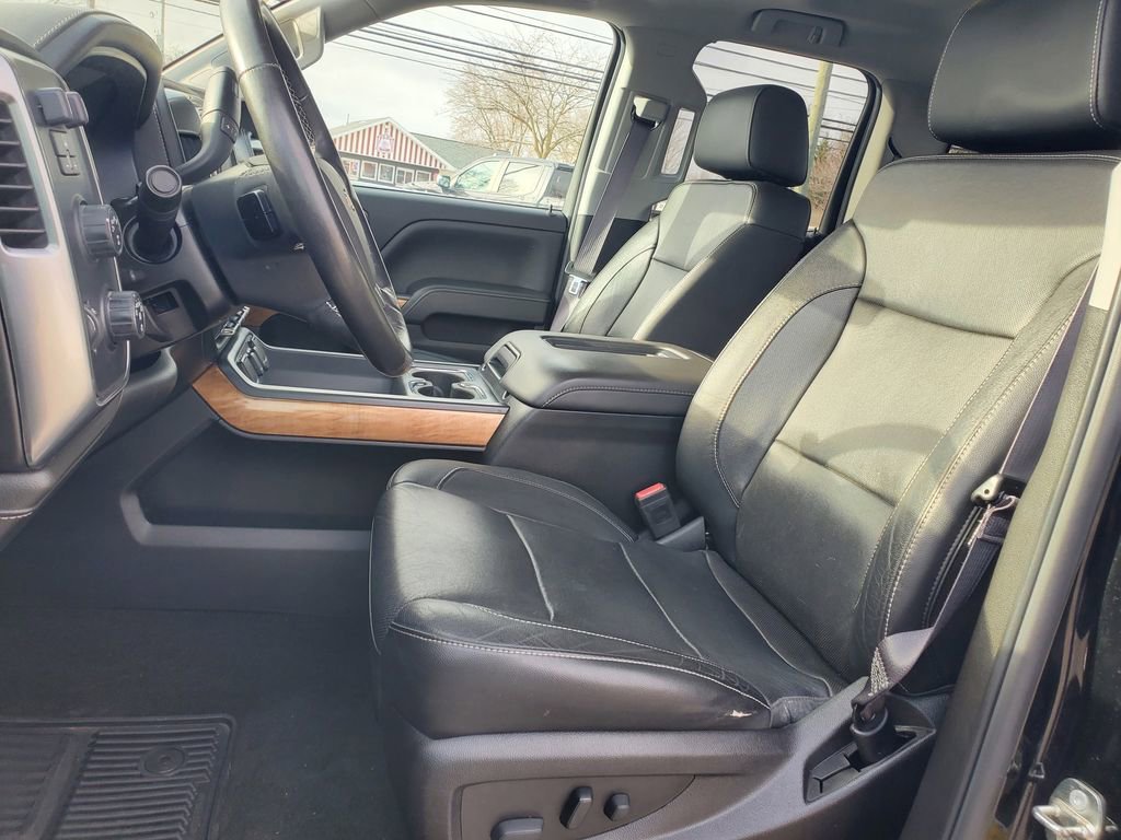Used 2017 Chevrolet Silverado 1500 LTZ w/ Sport Package image 6