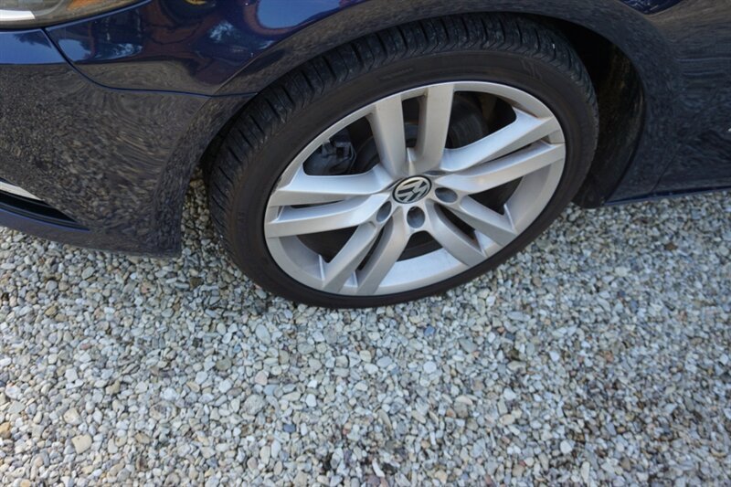 Used 2014 Volkswagen CC Executive FWD image 34