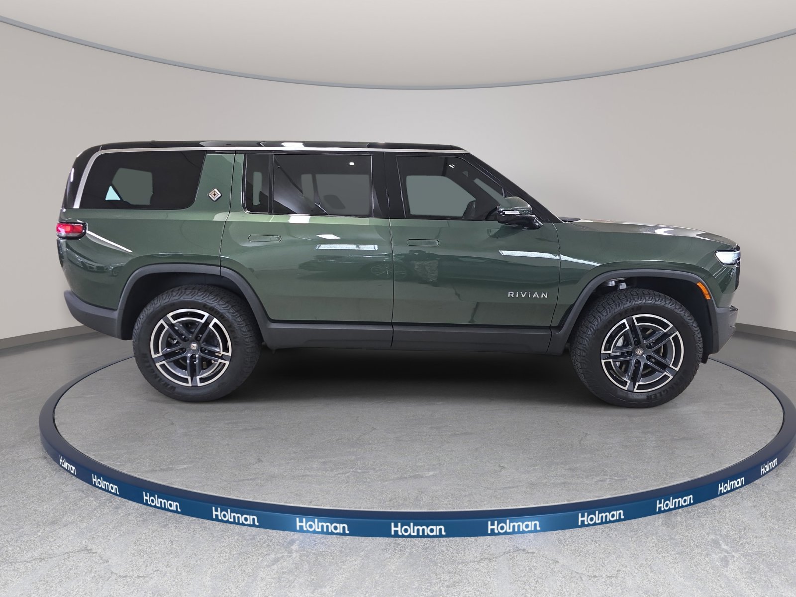 Used 2026 Rivian R1S Adventure Dual AWD/4WD image 6