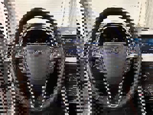 Used 2018 Ford Edge SEL image 7