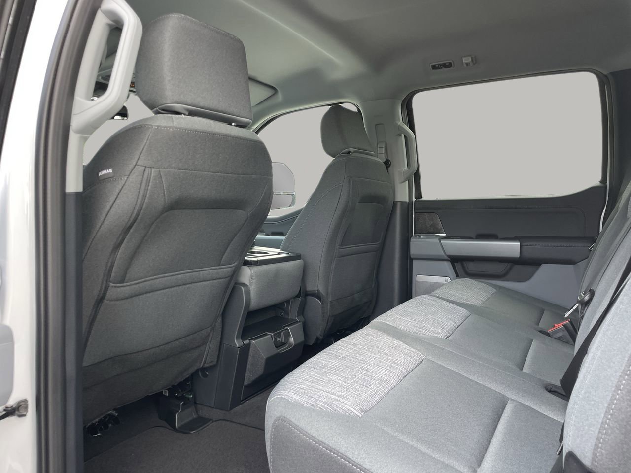 New 2026 Ford F250 XLT w/ XLT Premium Package AWD/4WD image 19