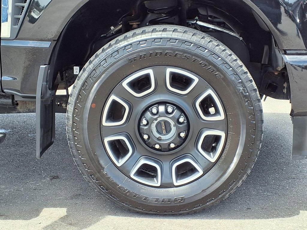 Used 2023 Ford F250 Platinum AWD/4WD image 9
