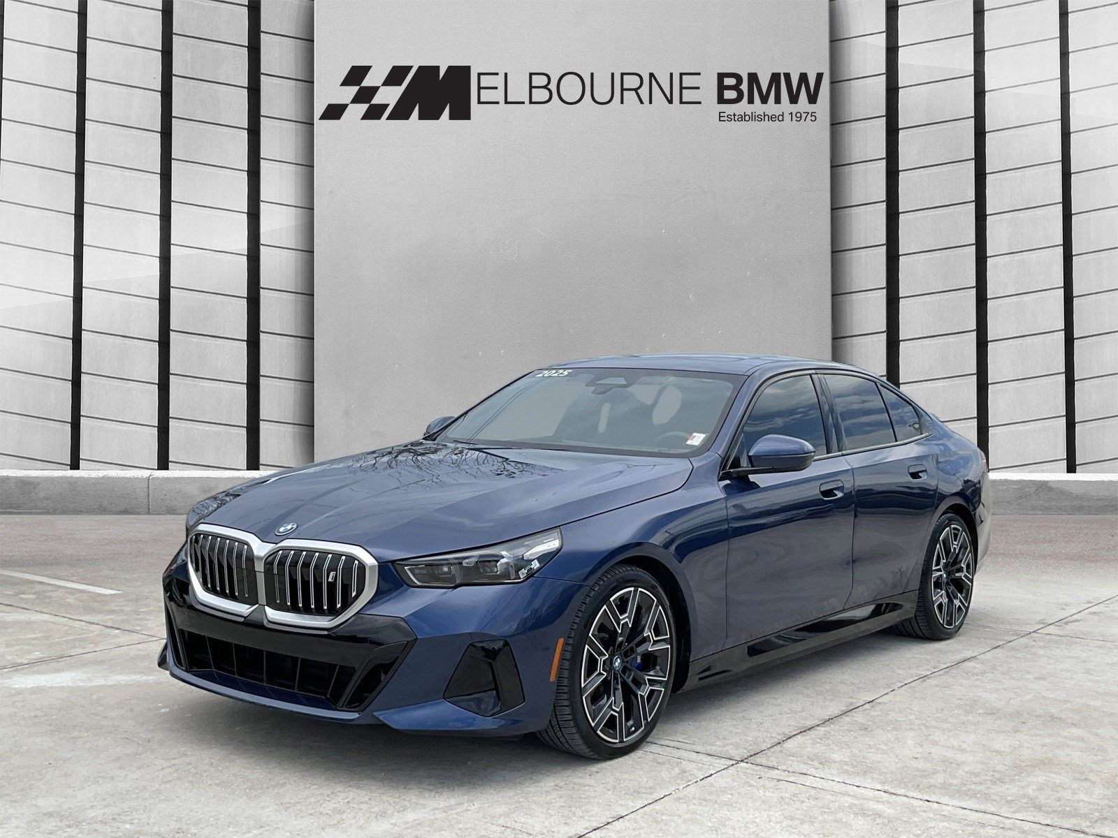 Certified 2025 BMW i5 xDrive40 w/ M Sport Package AWD/4WD image 3