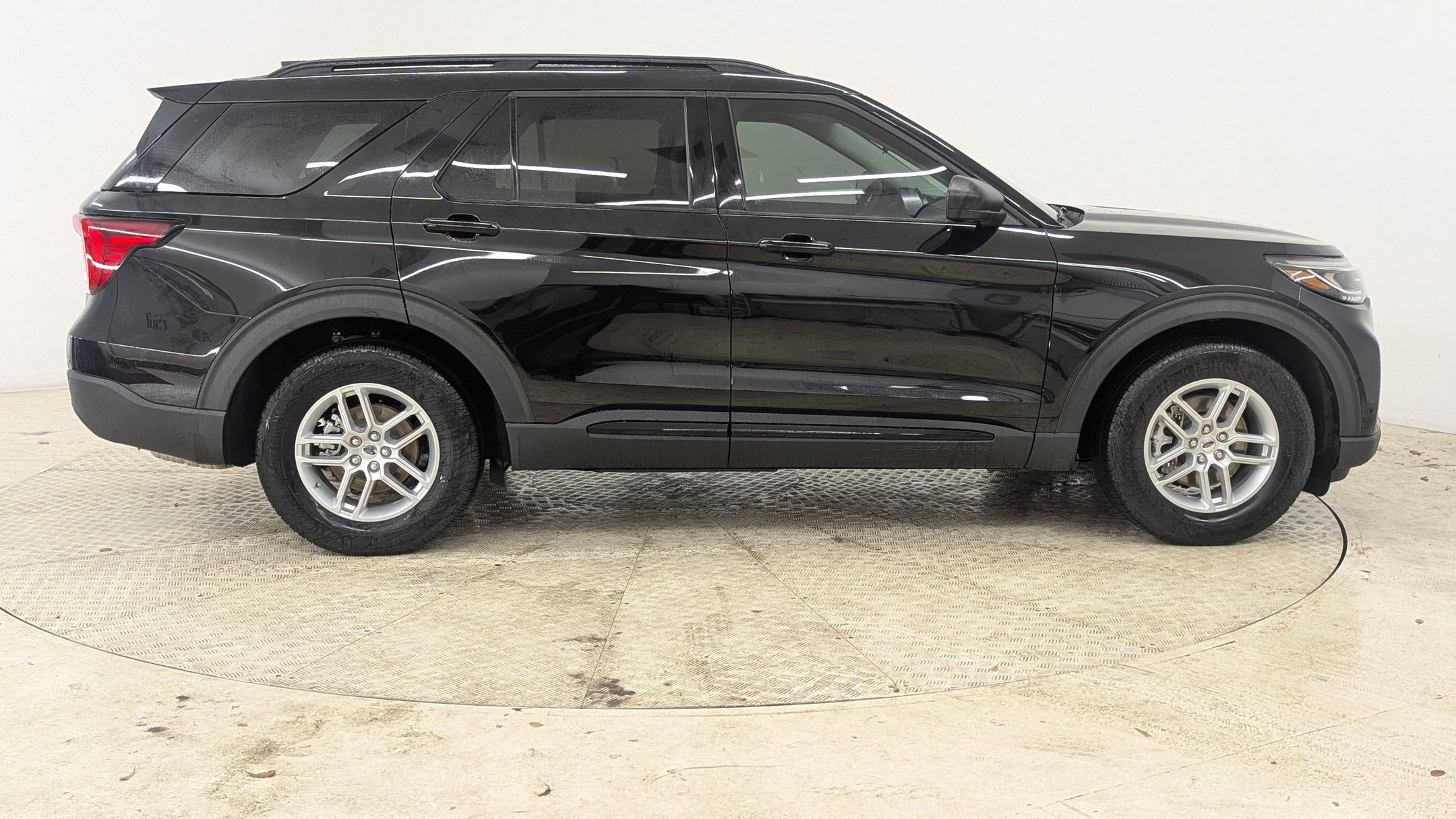 New 2026 Ford Explorer Active image 8
