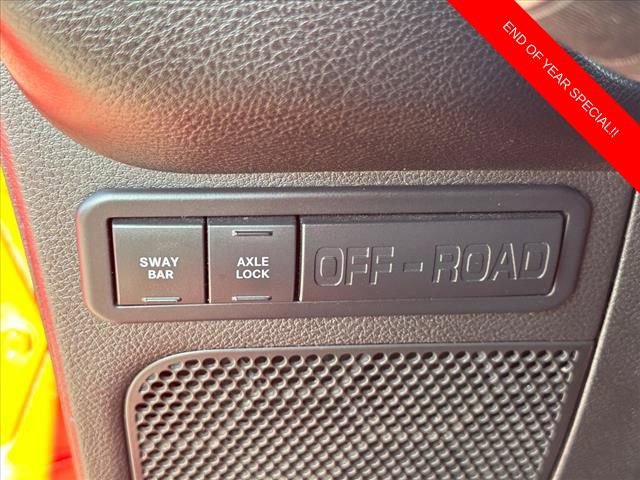 Used 2015 Jeep Wrangler Unlimited Rubicon w/ Connectivity Group image 11