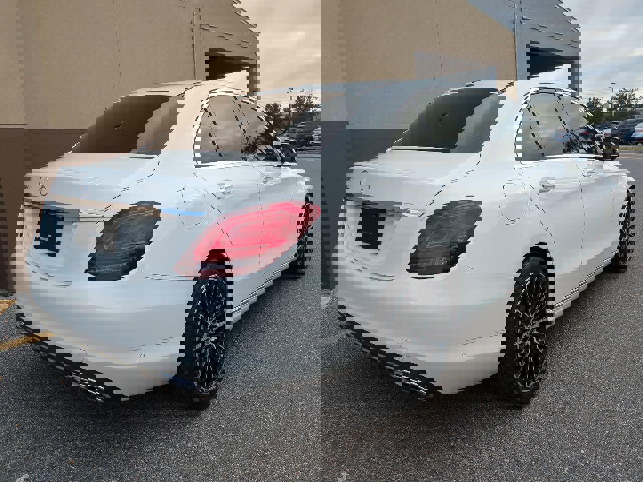 Used 2020 Mercedes-Benz C 300 Sedan image 4