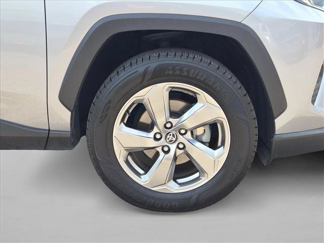 Used 2020 Toyota RAV4 Limited AWD/4WD image 23
