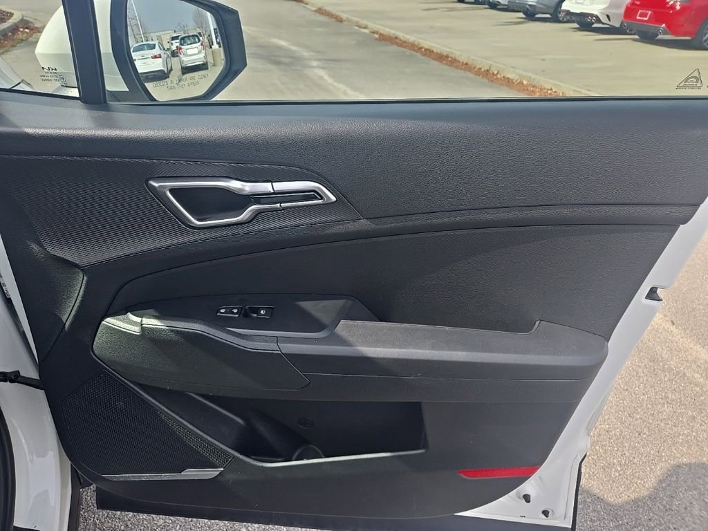 Used 2024 Kia Sportage LX image 33