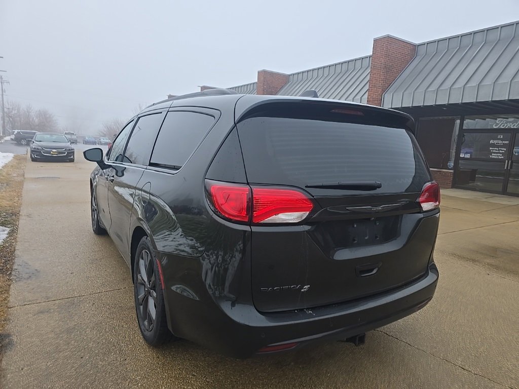 Used 2018 Chrysler Pacifica Touring Plus w/ S Appearance Package image 5