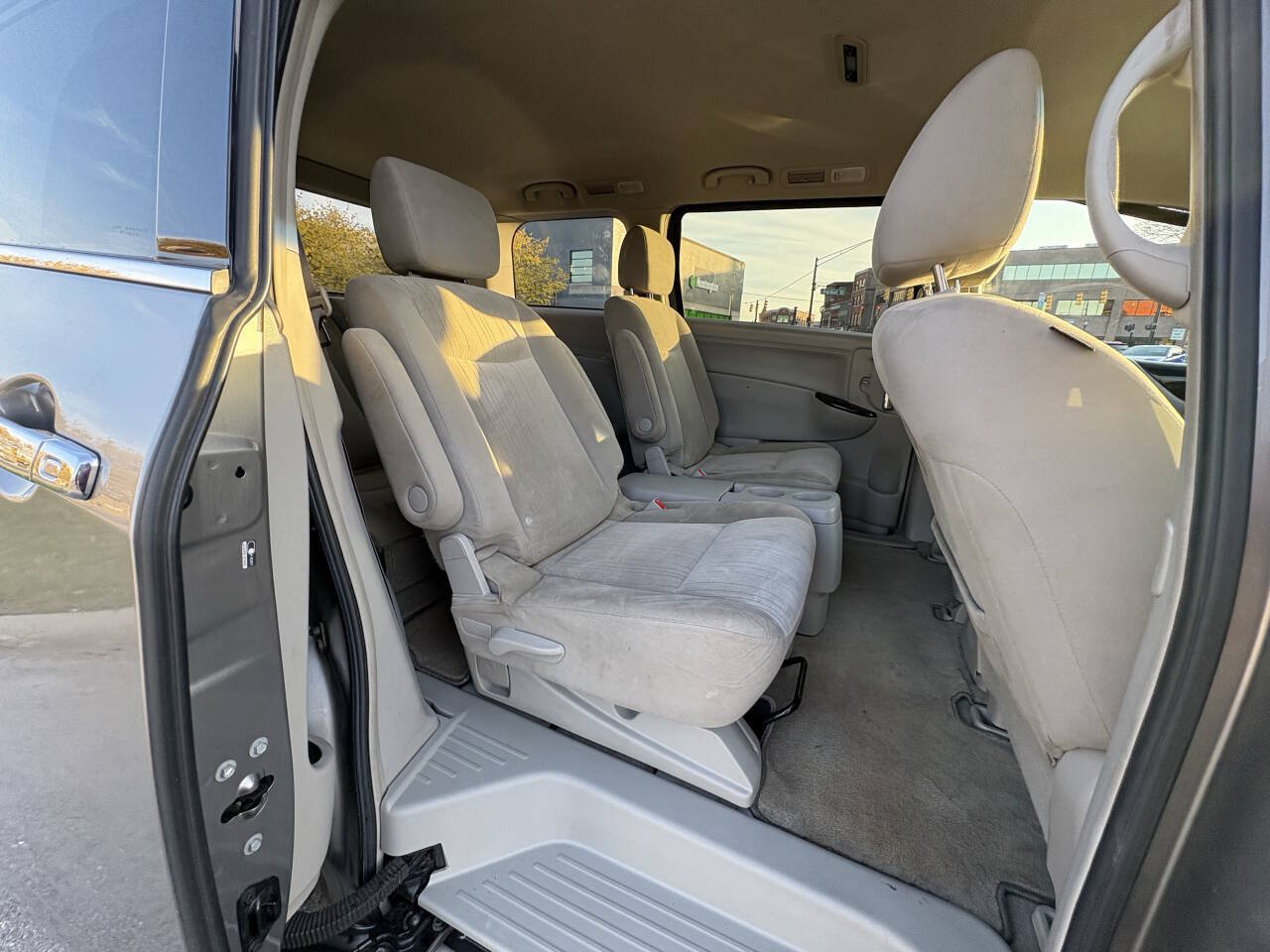 Used 2011 Nissan Quest SV FWD image 19