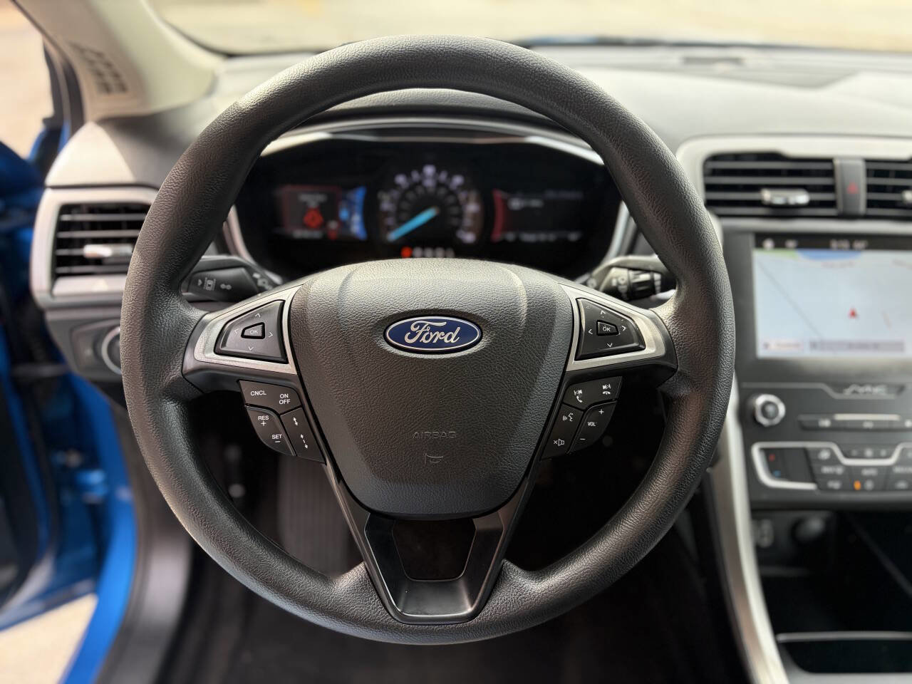 Used 2019 Ford Fusion SE image 25