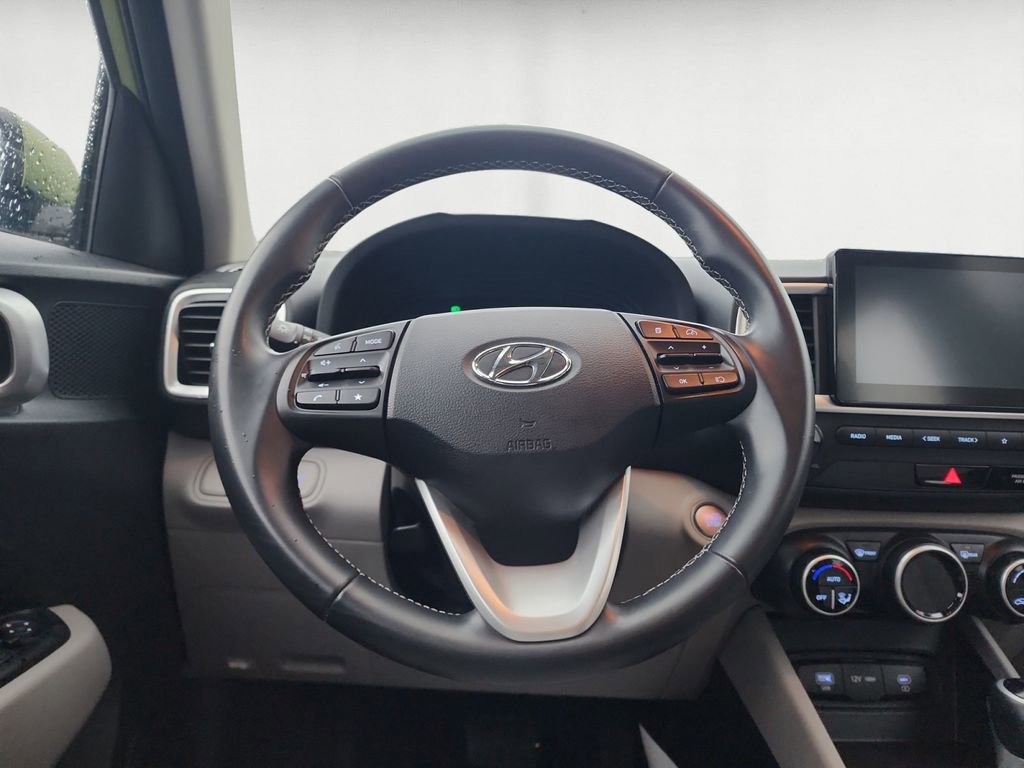 Used 2024 Hyundai Venue SEL image 12