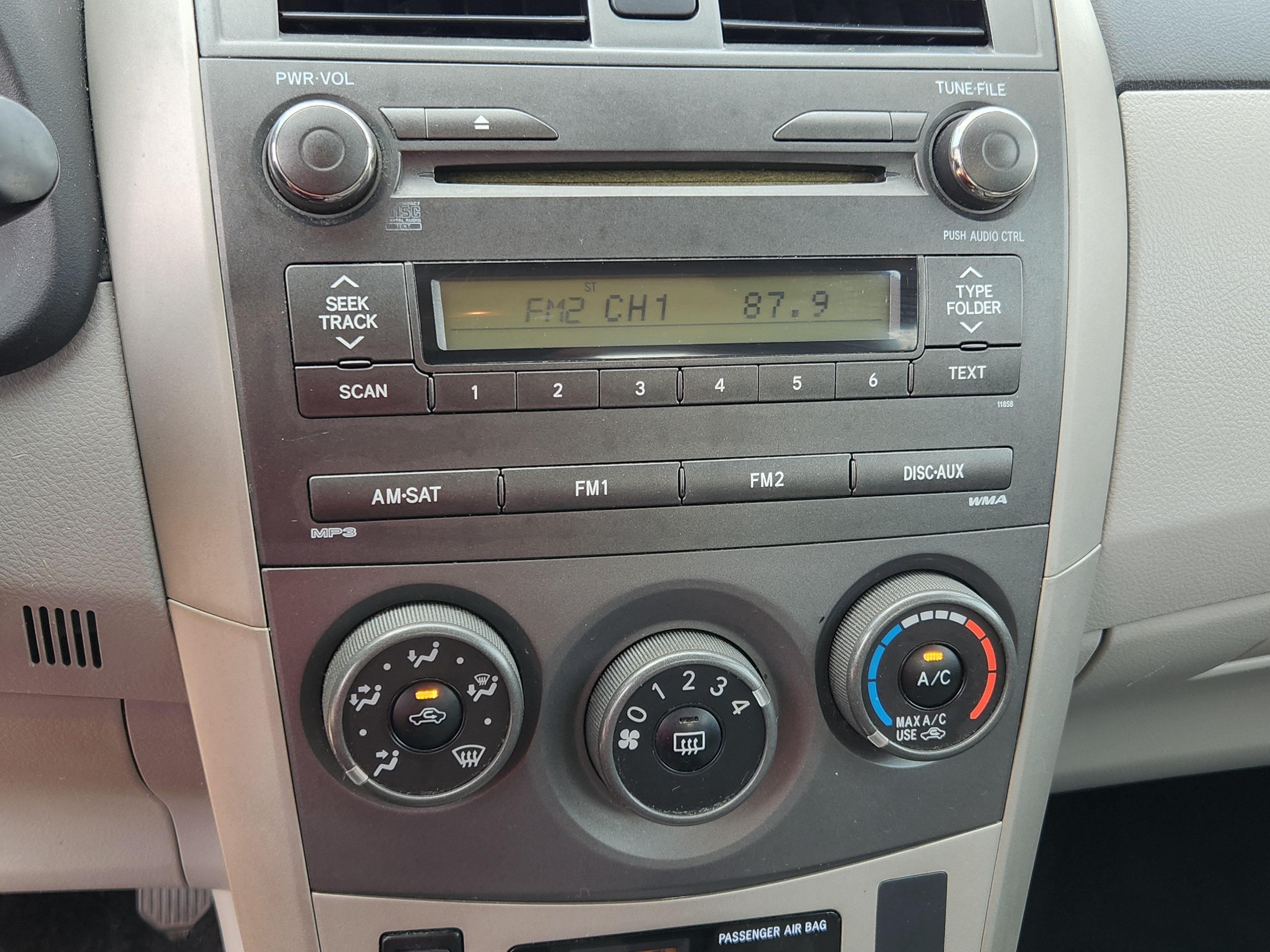 Used 2011 Toyota Corolla LE FWD image 21