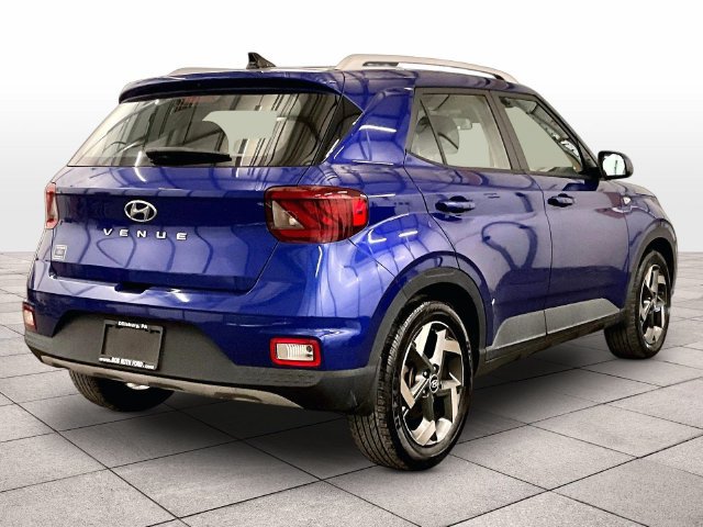 Used 2022 Hyundai Venue Limited FWD image 11