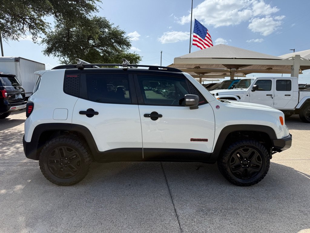 Used 2018 Jeep Renegade Trailhawk AWD/4WD image 4