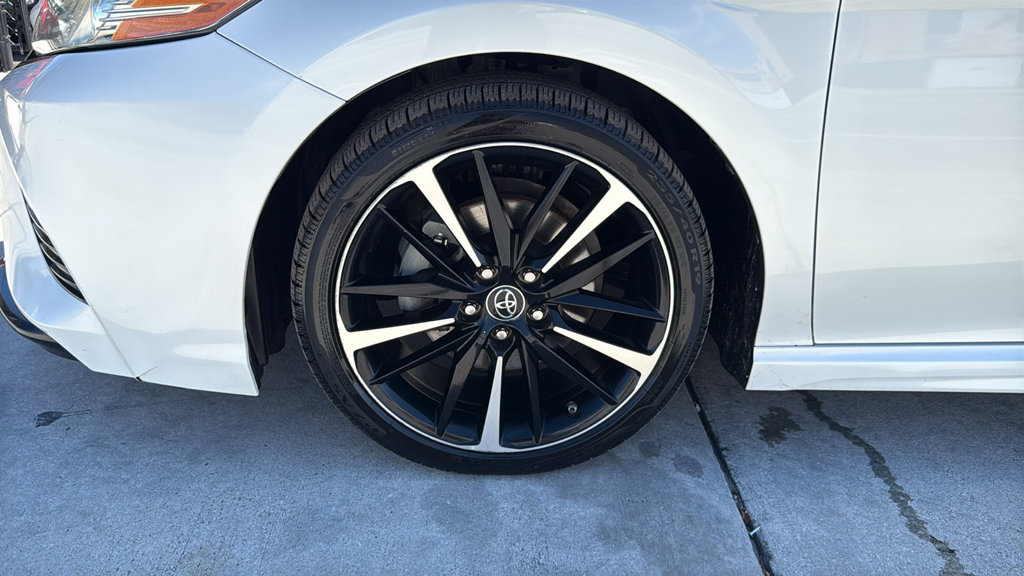 Used 2019 Toyota Camry XSE FWD image 18