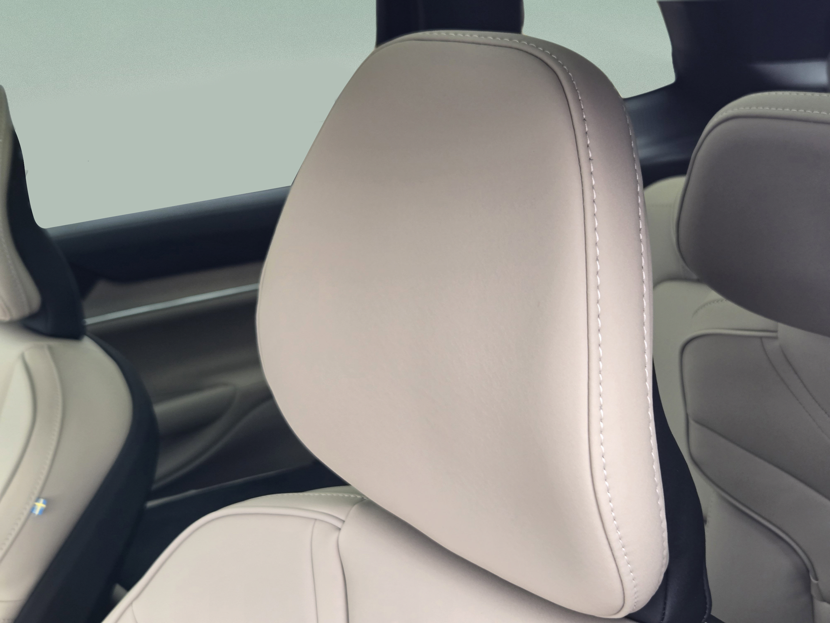 New 2026 Volvo EX90 Plus RWD image 12