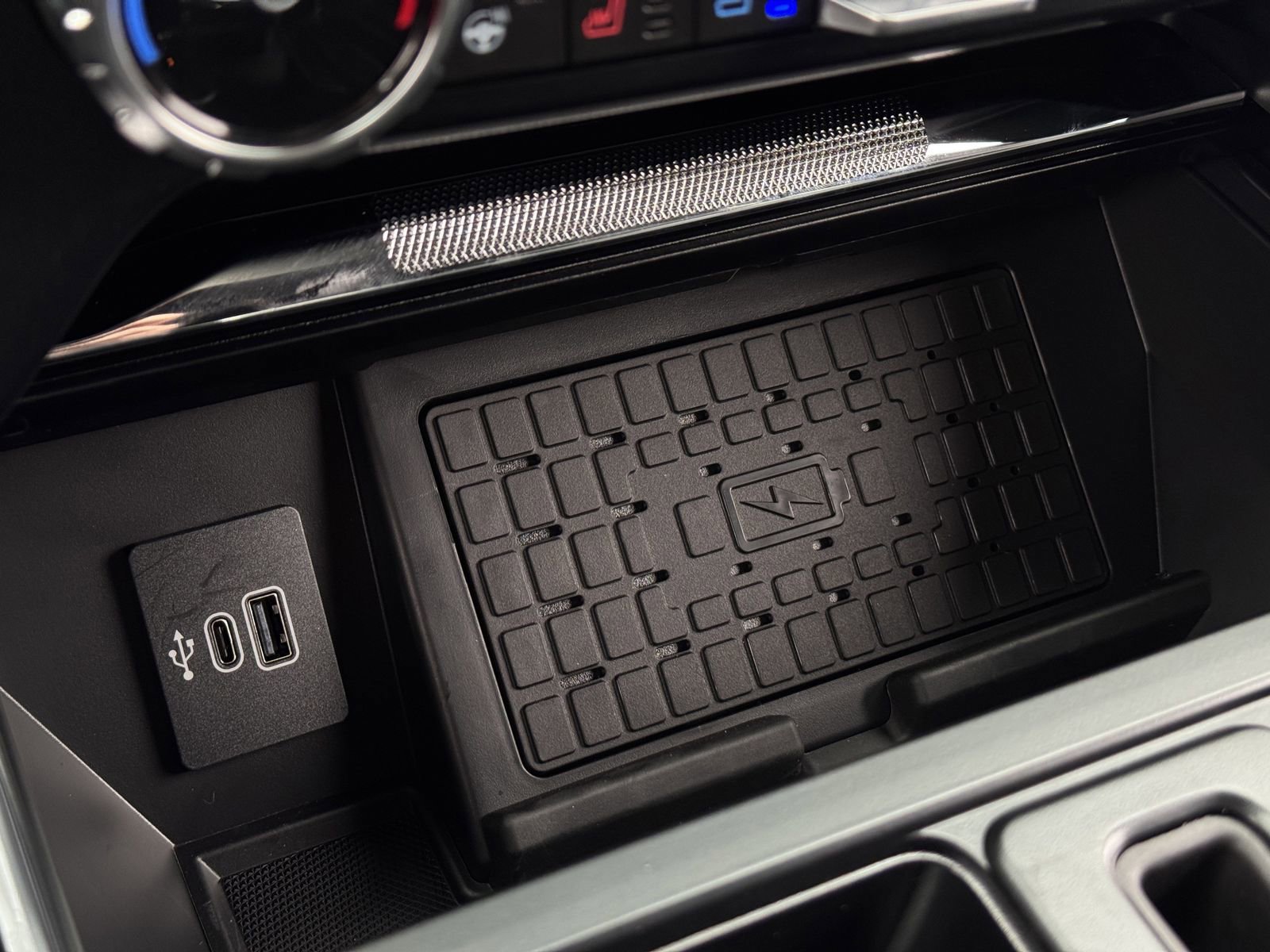 Certified 2025 Ford F150 Platinum w/ Equipment Group 702A High image 22