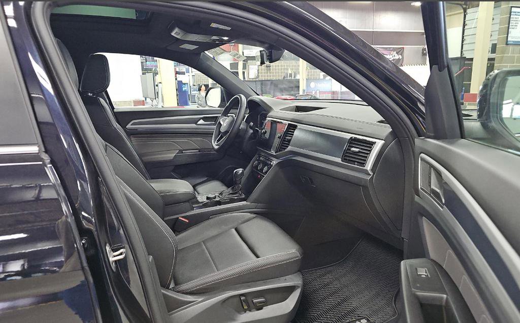 Used 2023 Volkswagen Atlas Cross Sport SEL AWD/4WD image 12