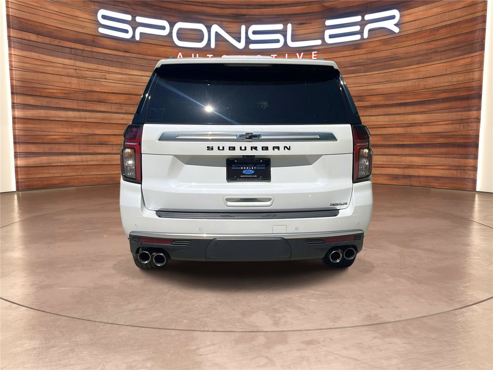 Used 2024 Chevrolet Suburban High Country w/ Premium Package AWD/4WD image 6