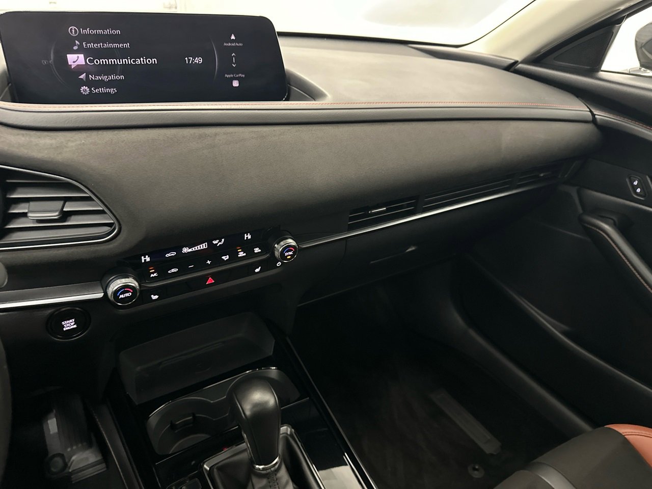 Used 2024 MAZDA CX-30 Carbon image 25